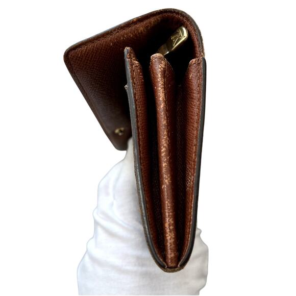 Louis Vuitton Monogram Leather Sarah Wallet - Picture 15 of 16